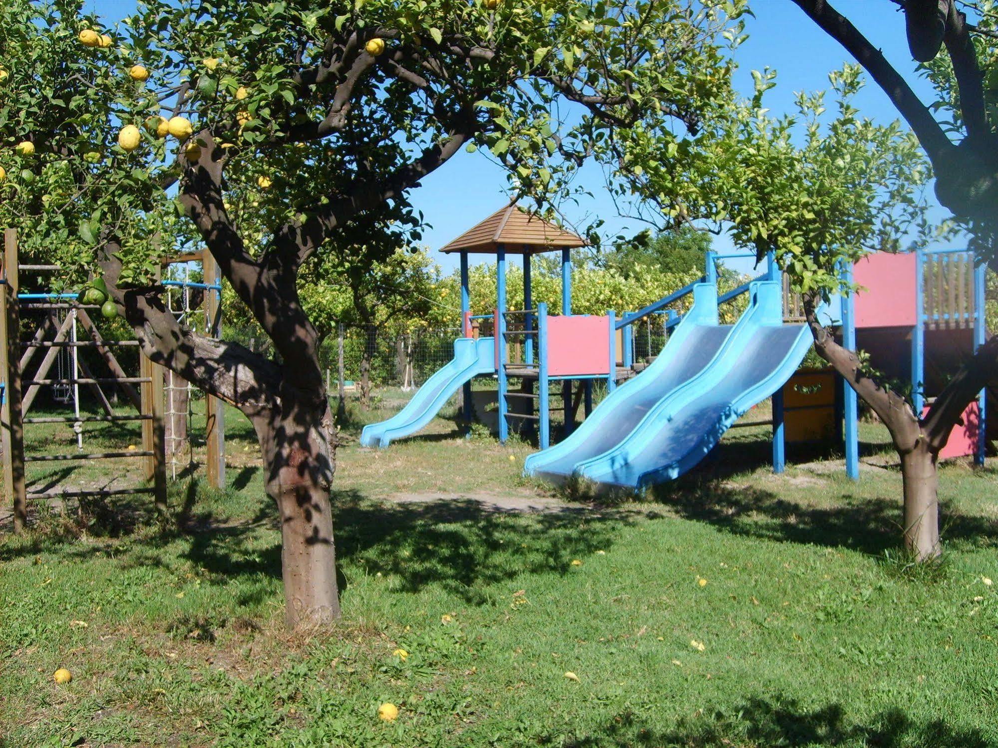 Agriturismo Terrenia Villa Trappitello Luaran gambar
